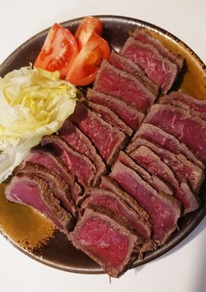焼くだけ！！息子作超簡単ローストビーフ♪-レシピのメイン写真