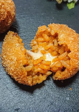 おもてなしにチーズとろけるライスコロッケ-レシピのメイン写真