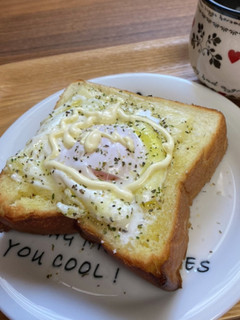 目玉焼きバターチーズトースト-レシピのメイン写真