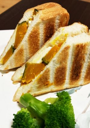簡単カボチャ&クリームチーズホットサンド-レシピのメイン写真