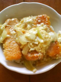 簡単で美味しい♪魚フライの卵とじ丼-レシピのメイン写真