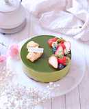 わらび餅を忍ばせた抹茶ムースケーキ