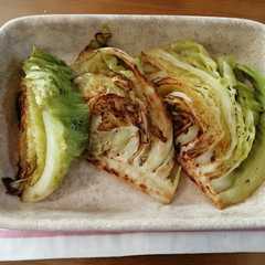 รูปของ 焼きキャベツ　#簡単　#大量消費　甘い！