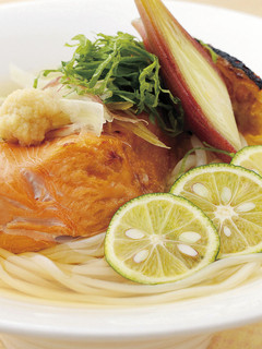 塩秋鮭の冷やしうどん-レシピのメイン写真