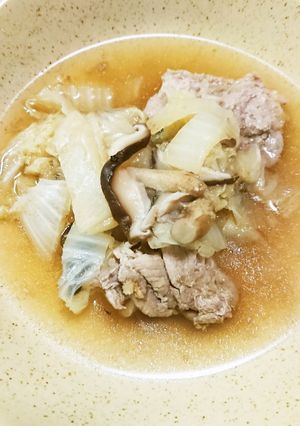 ショウガ味の効いた豚肉と白菜のスープ-レシピのメイン写真