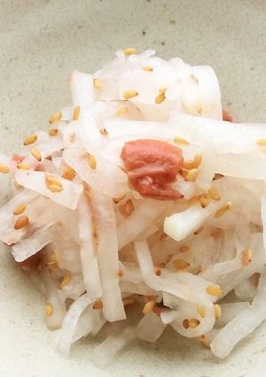大根の梅和え♪ごまたっぷり香ばしい♪-レシピのメイン写真