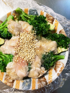 豆腐バーグ&サラダ肉味噌豚こま乗ドーム蒸-レシピのメイン写真