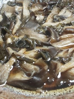 ヒラタケと昆布の焼きキノコ・ワインver-レシピのメイン写真