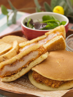 骨なしフライドチキンのパンケーキサンド-レシピのメイン写真