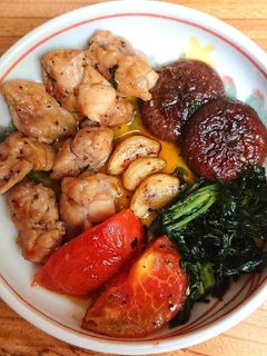鶏もも肉椎茸トマトにんにく春菊アヒージョ-レシピのメイン写真