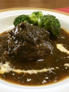 意外と簡単♪本格的牛ほほ肉の赤ワイン煮-レシピのメイン写真
