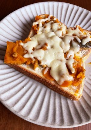 余った煮物で！かぼちゃグラタン風トースト-レシピのメイン写真