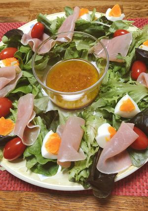 野菜すりすりドレッシングとリースサラダ-レシピのメイン写真