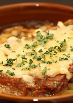 とろとろおいしい！オニオングラタンスープ-レシピのメイン写真