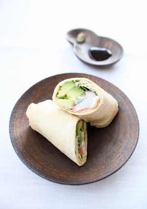 生湯葉で【湯葉巻き(カニカマ)】-レシピのメイン写真
