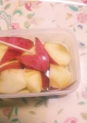 お弁当にも！りんごをミニうさぎにカット-レシピのメイン写真