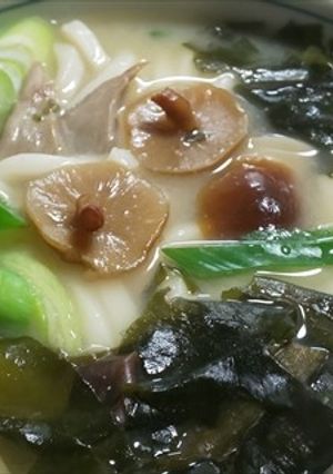 天然キノコ3種の味噌煮込みうどん-レシピのメイン写真