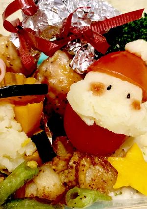 クリスマスにプチトマトでサンタクロース-レシピのメイン写真