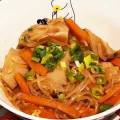 รูปของ 蓮と、人参、白滝の炒り煮