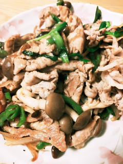 焼肉のたれで豚肉ときのこの野菜炒め-レシピのメイン写真