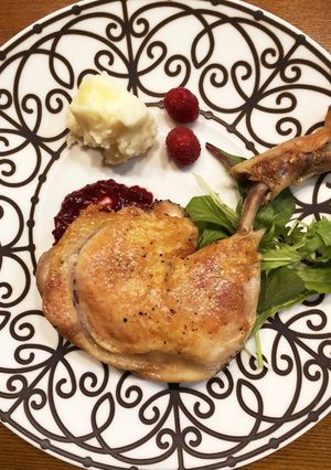 鶏もも肉のコンフィ(ラズベリーソース)-レシピのメイン写真