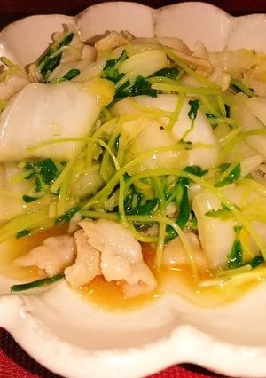 豆苗と白菜と豚バラのオイスター炒め-レシピのメイン写真