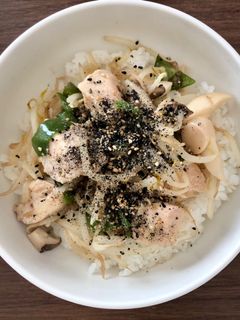 鶏胸肉でヘルシー野菜炒め丼-レシピのメイン写真