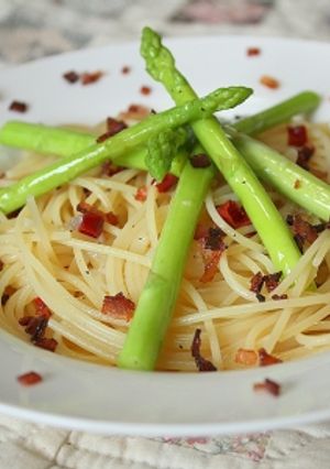 アスパラとカリカリベーコンのオイルパスタ-レシピのメイン写真