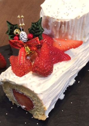 ロールケーキでブッシュドノエル♪-レシピのメイン写真