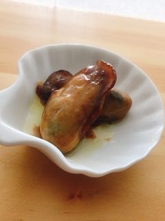 お酒にぴったり♡牡蠣のオイル漬け-レシピのメイン写真