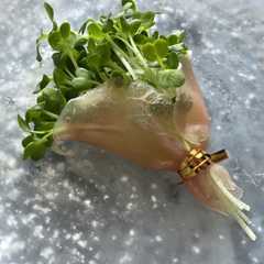 รูปของ カイワレ大根の花束