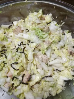 白菜サラダ、塩昆布とサバ缶で簡単に。-レシピのメイン写真