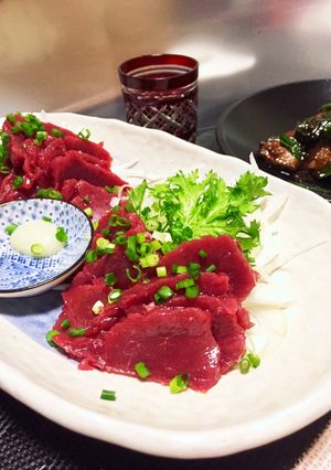 馬刺しは玉ねぎで-レシピのメイン写真