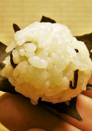 食べれる唐辛子の葉器 ＆ 塩昆布おにぎり-レシピのメイン写真