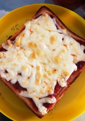 パスタソースでピザ風トースト-レシピのメイン写真