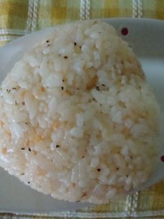 黒胡椒とサケのおにぎり-レシピのメイン写真