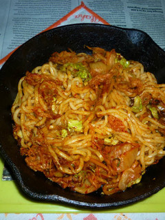 春キャベツ+豚キムチの焼きうどん-レシピのメイン写真