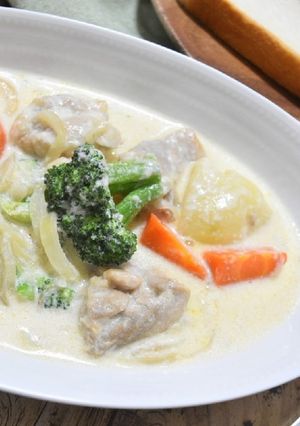 ルーいらず！柔らか鶏肉のクリームシチュー-レシピのメイン写真