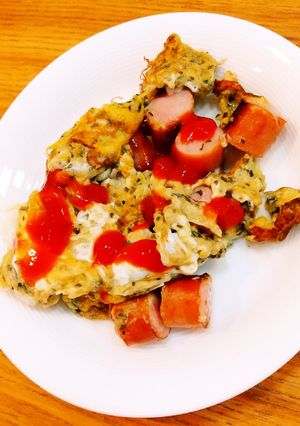 朝食に★バジル香るウィンナー入り炒り卵-レシピのメイン写真