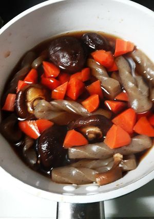 こんにゃく椎茸にんじんの簡単煮物-レシピのメイン写真