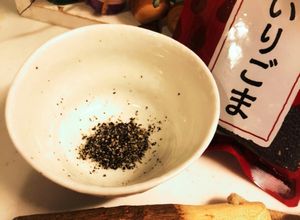黒胡麻 白胡麻はすりこぎ棒ですり胡麻に✨-レシピのメイン写真