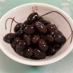 รูปของ 圧力鍋でかなり甘さ控えめの黒豆煮