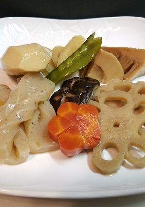 飾り切りまで！お出汁の煮しめ✩筑前煮-レシピのメイン写真