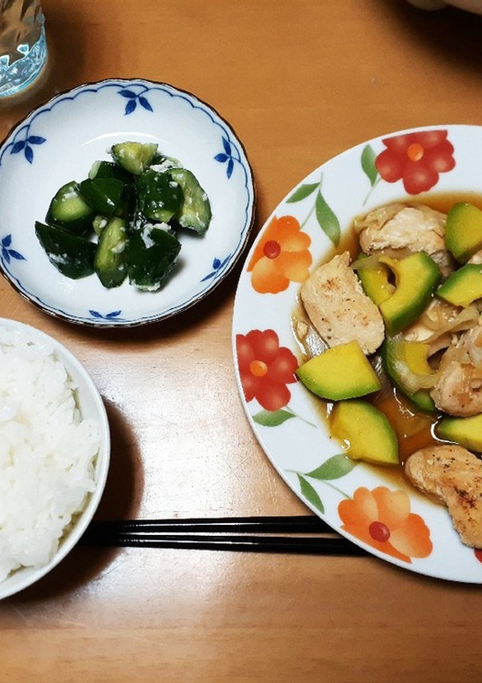 青かったアボカドの白だし炒め煮-レシピのメイン写真