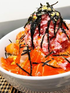 贅沢な海鮮丼 ねぎとろサーモン丼-レシピのメイン写真