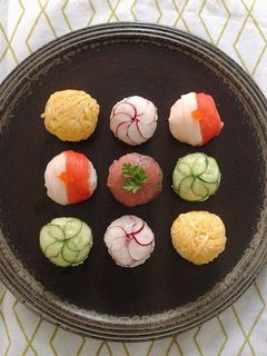お祝いに♡ラップで簡単手まり寿司-レシピのメイン写真