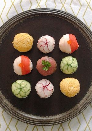 お祝いに♡ラップで簡単手まり寿司-レシピのメイン写真
