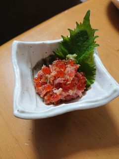 背徳の味、いくらとマグロ叩きの和え物-レシピのメイン写真