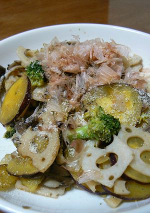 たっぷり胡椒で！　蓮根とさつま芋の炒め物-レシピのメイン写真