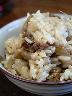牛肉とごぼうの混ぜご飯-レシピのメイン写真